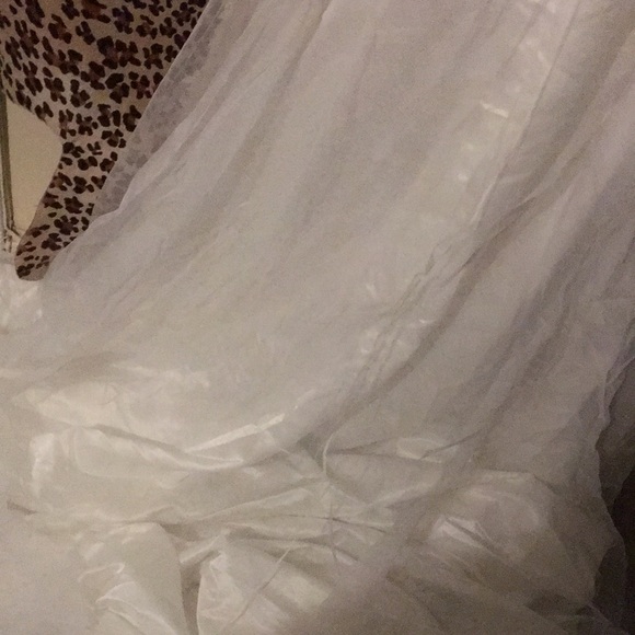 Long tail Vintage wedding dress from the 70s - Picture 11 of 11